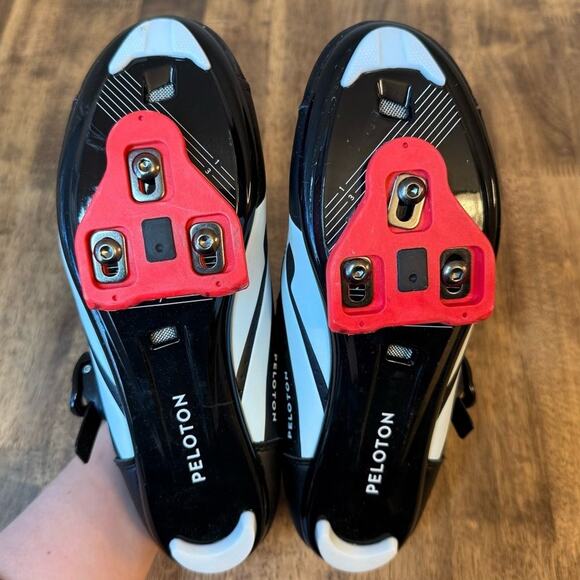 Peloton Cycling Shoes w/Delta Cleats Hook-And-Latch Closure Black Red Size EU 37 - Picture 8 of 9